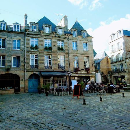 Gate House Lodge Dinan Exterior foto
