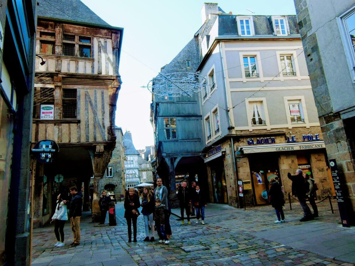 Gate House Lodge Dinan Exterior foto